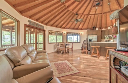 Honomu House | Ocean View Mountain Home by Akaka Falls