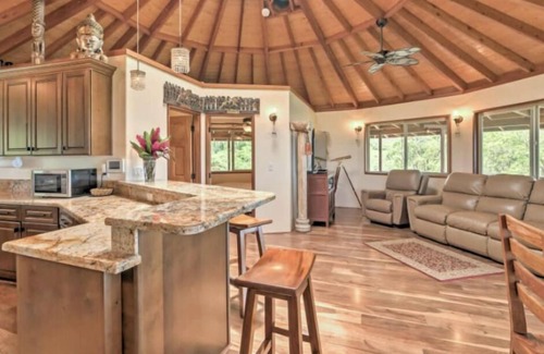 Honomu House | Ocean View Mountain Home by Akaka Falls