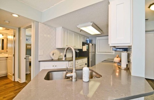 North Myrtle Beach Condo | Ocean View on Ocean Blvd w Pool and Grill