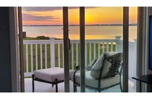 Osbornsville House | Ocean View Paradise