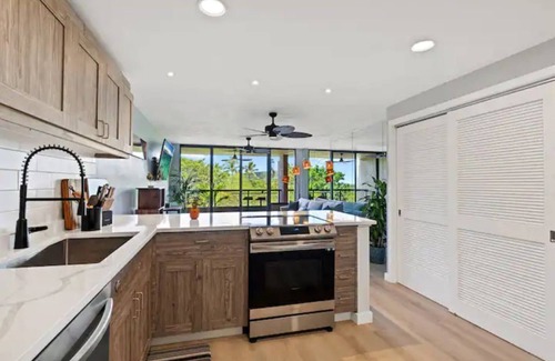 Historic Kailua Village Condo | Ocean View & Private Condo in a PRIME Location