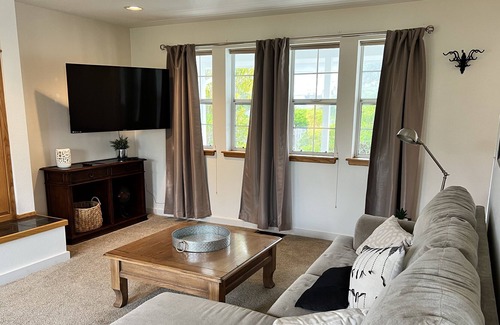 Coos Bay House | Ocean View Retreat-only minutes away from the excitement of the beach and dunes!