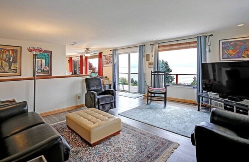 Camano Island House | Ocean View Retreat | Private Beach Access