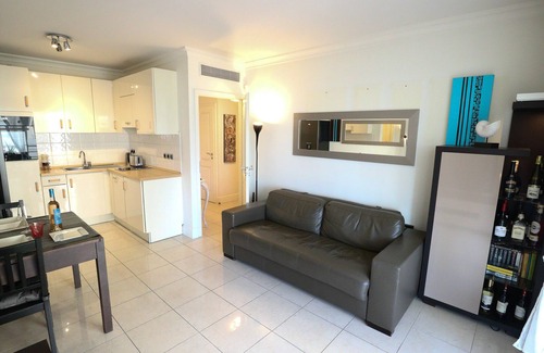 La Bocca Apartment | Ocean View Royal Palm CannesnLuxury apartment overlooking the Mediterranean Sea