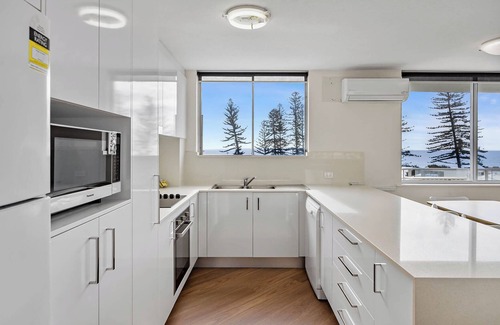 Alexandra Headland Apartment | Ocean View Superior Apartment