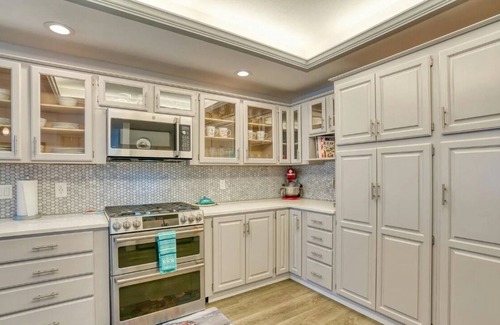 Blaine Condo | Ocean View Sea Doors Cottage