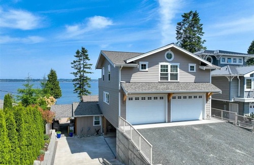 Blaine Condo | Ocean View Sea Doors Cottage
