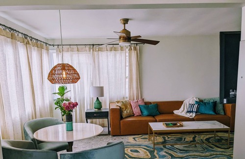 El Porto Apartment | Ocean View, Steps to the Beach