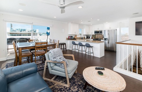 South Mission Beach House | OCEAN VIEW SUNSET VIEW 3bd/3.5 bath S Mission Beach wBIKES A/C Garage STR-02819L