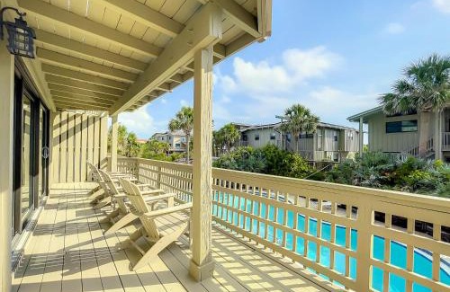 Sea Dunes House | Ocean view townhome overlooking pool - Car Free Beach - Sea Dune Green Turtle C-10