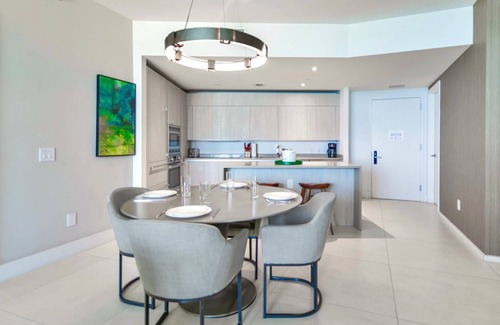 Hollywood South Central Beach Apartment | Ocean View W/Direct Beach Access