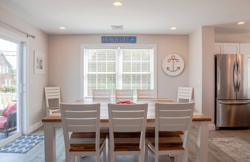 Narragansett House | Ocean Views,150 yards to Scarborough Beach, 6 Bedrooms, 3.5 Bathrooms