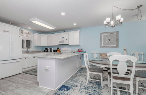 Rodanthe Condo | Ocean Views! 2BR Condo.Pvt Balcony. Pool. Elevator
