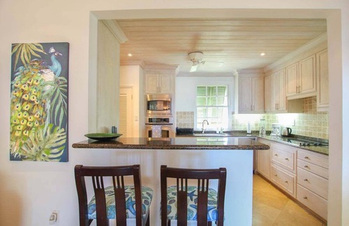 Mullins Apartment | Ocean views apt with shared rooftop pool: Beacon Hill Surf