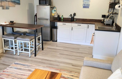 Hampton Condo | OCEAN VIEWS FROM BALCONY! Elegant 1-Bedroom Condo on Hampton Beach