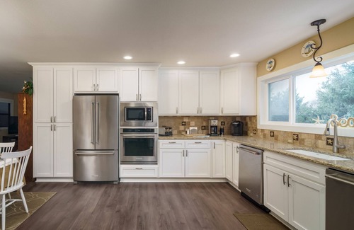 Tolovana Park House | Ocean Views, Room to Gather, a Kitchen Made for Sharing, Spacious Deck, and Dogs Welcome