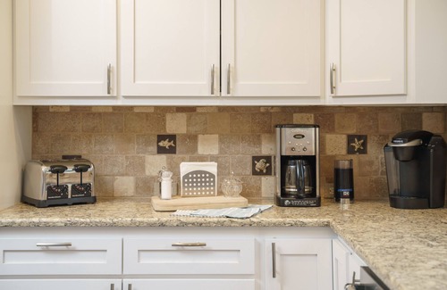 Tolovana Park House | Ocean Views, Room to Gather, a Kitchen Made for Sharing, Spacious Deck, and Dogs Welcome