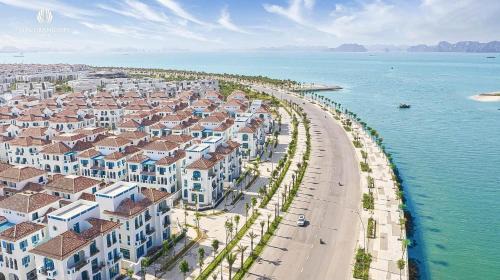 Bai Chay Villa | OCEAN VILLA - VILLA 4 phòng ngủ lớn, Bể bơi riêng, sát cạnh biển Bãi Cháy- Hạ Long
