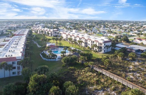 Butler Beach Apartment | Ocean Village Club Q34