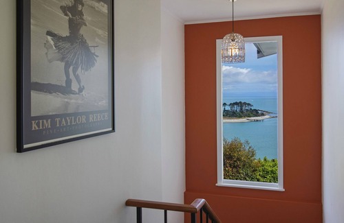 Britannia Heights House | Ocean Vista - Nelson Waterfront Holiday Home