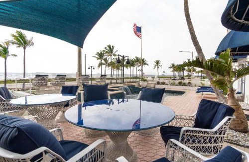 Birch Park Finger Streets House | Oceana Blue/Beach Front/Pool/Bar/Relax