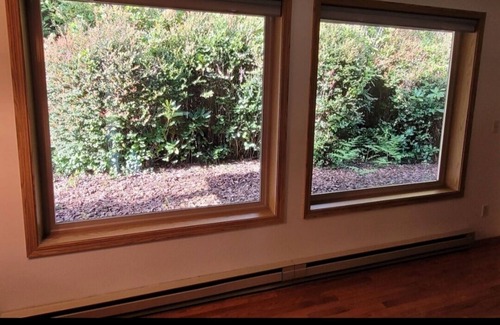 Florence House | Oceana Getaway: Peaceful, Clean, 4 min to Beach! Tranquil House in Florence