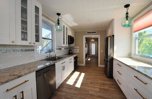 Islamorada House | Oceanfront 165ft Beach-Dock-Pool-4K sq.ft 4 bed-5 bath - Islamorada