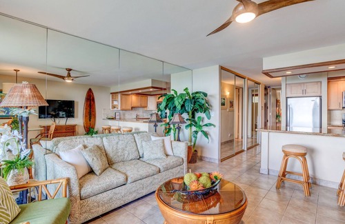 Historic Lahaina Front Street Condo | Oceanfront 1bd condo with endless ocean views