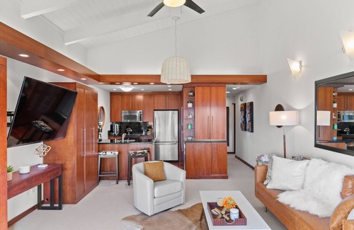 Monterey Condo | Oceanfront 2 bedroom Luxury Paradise! Ocean Harbor House. Steps to the beach!