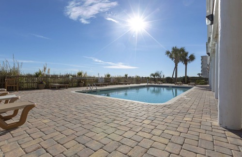 Atlantic Beach Condo | Oceanfront 3BR Retreat w/Beach Access
