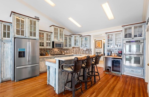 Ocean Springs House | Oceanfront 3BR/2BA. Sleeps 10. Private Beach. Gulf Views. Ocean Springs
