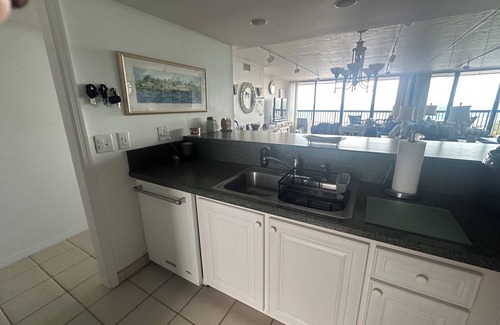 Central Beach Condo | Oceanfront, 4th fl, 2 BR condo in Vero Beach across from beach and boardwalk