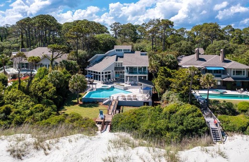 Oceanside House | Oceanfront 7 BR 7 BA Wonderful Pool Deck Beach gear and bike rentals included