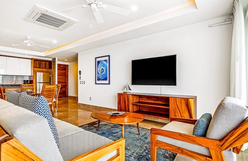 Mismaloya Condo | Oceanfront 9th-floor condo with balcony, water views & pool