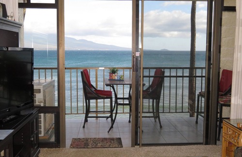Maalaea Condo | Oceanfront Affordable Luxury ~ 2 Bed/Bath En Suite Style ~ Top Floor