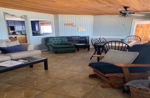 Salisbury Beach Cottage | Oceanfront beach house with spacious deck!