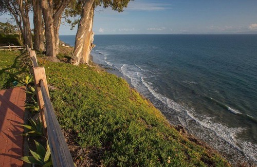 West Mesa House | OCEANFRONT BEACH HOUSE