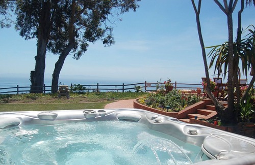 West Mesa House | OCEANFRONT BEACH HOUSE