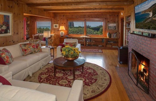 West Mesa House | OCEANFRONT BEACH HOUSE