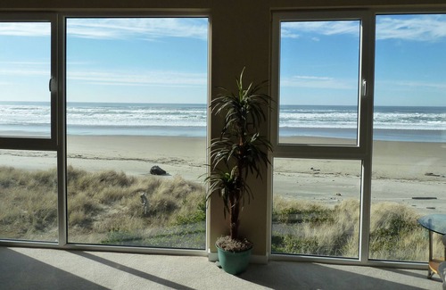Rockaway Beach House | Oceanfront Beauty, Award Winner, Spectacular View with 7-mile Sandy Beach!