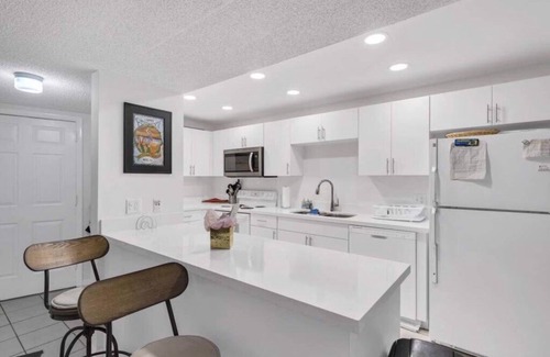 Key Largo Condo | Oceanfront Beautiful condo at a great location in Key Largo
