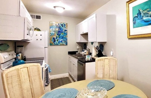 Northeast Virginia Beach Condo | OCEANFRONT & BOARDWALK a block away! All Aug dates reduced! 10% off any 7 nights
