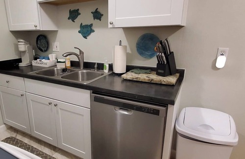 Northeast Virginia Beach Condo | OCEANFRONT & BOARDWALK a block away! All Aug dates reduced! 10% off any 7 nights