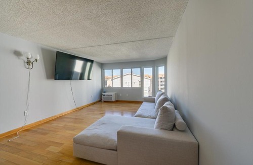 Southend Apartment | Oceanfront Brigantine Condo with Community Pool!