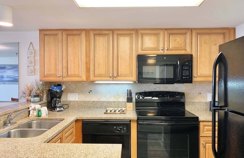 Briarcliffe Acres Condo | Oceanfront Condo with King Bed & Amenities!