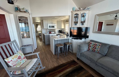 Smith River Apartment | Oceanfront Cabin 10 Jacuzzi Breathtaking Views