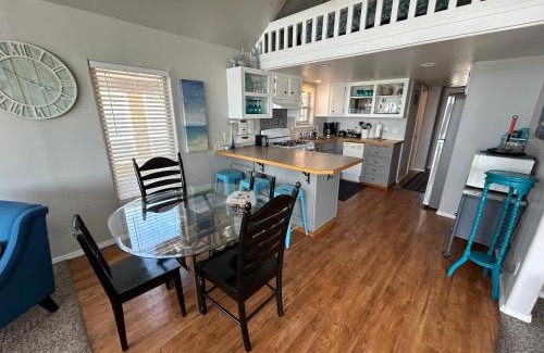Smith River House | Oceanfront Cabin 6 W Jacuzzi &awe-inspiring View
