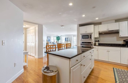 Old Orchard Beach Condo | Oceanfront condo in the center of it all!