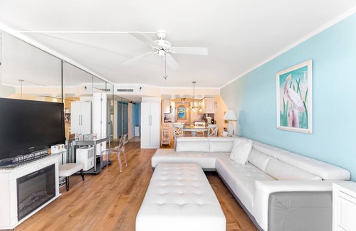 Key Colony Beach Condo | Oceanfront condo with stunning view, pool, beach access & tennis courts