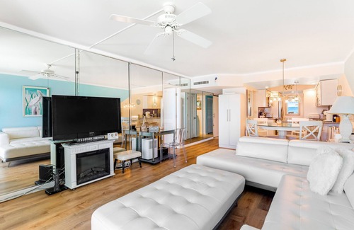 Key Colony Beach Condo | Oceanfront condo with stunning view, pool, beach access & tennis courts